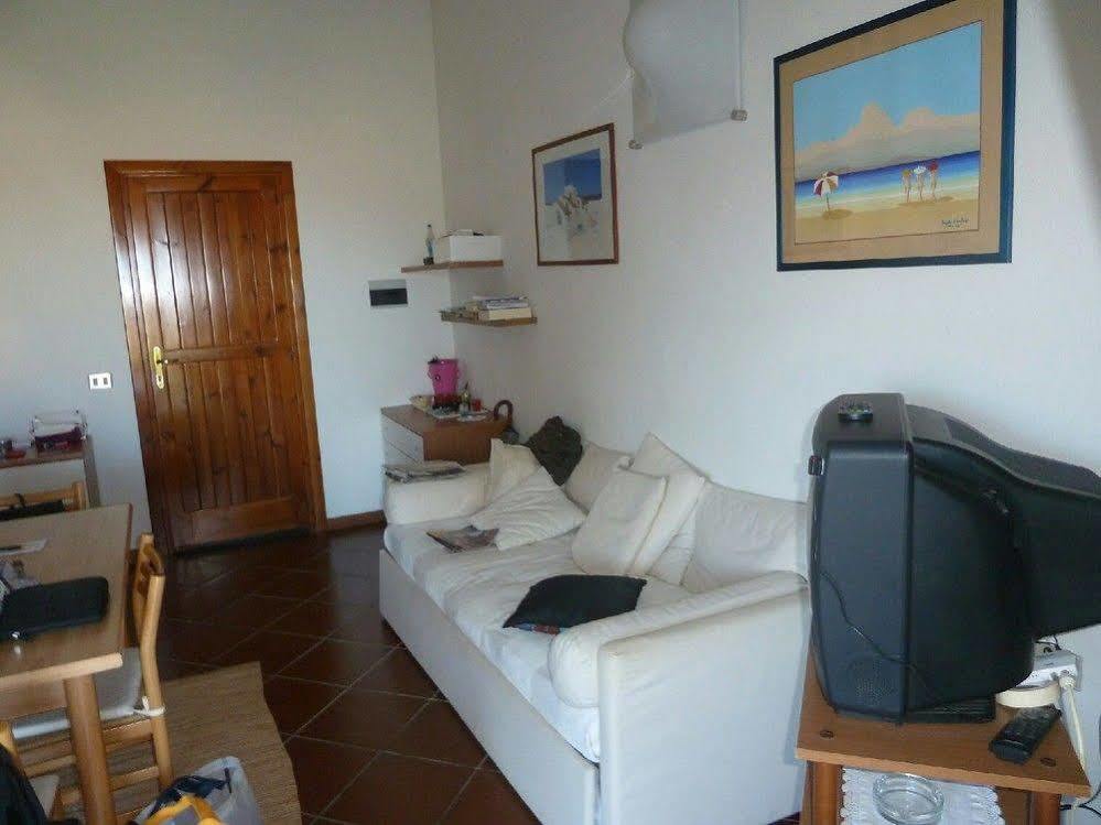 Casa Asparagi San Teodoro  Ngoại thất bức ảnh